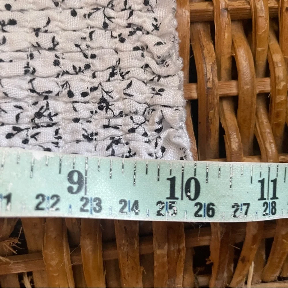 J. Galt White & Black Floral Smocked 100% Linen Tube Crop Top – One Size EUC - Picture 15 of 15